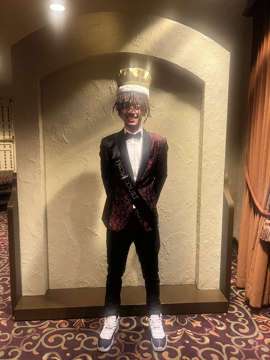 LCHSBears's tweet photo. Congratulations to our Prom Royalty! 

Prince: Aiden Hart
Princess: Bri Desir
King: Dakota Hawver
Queen: Adelmaris Collazo Gaud
@LCHSAthletics @FreshmanLc @ltgoodnews https://t.co/NSHP2s90s1