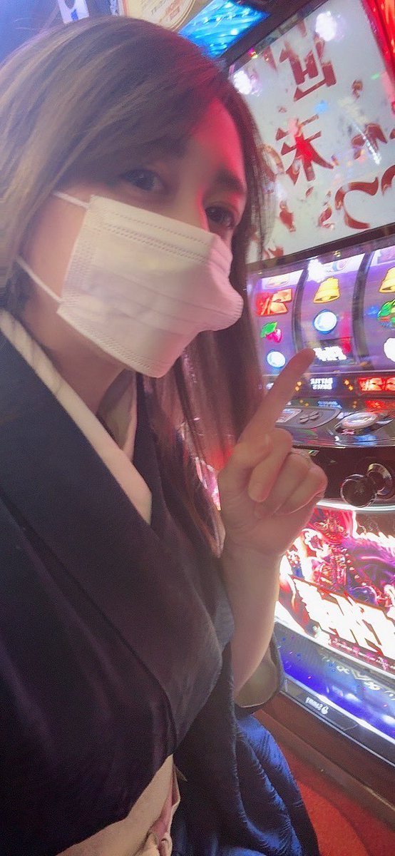 ziutu's tweet photo. 《#ヒロキ東口店 様》

北斗座れたよ〜

朝の並びは抽選、一般合わせておよそ200名でした😍

目指せ無想転生|•'-'•)و

みんなで勝とうね🥺🥺

また店内レポートしますっ(ง •̀_•́)ง

#PR
#ヒロキ東口店 様
#スロミュー https://t.co/6rcVKhNmIA