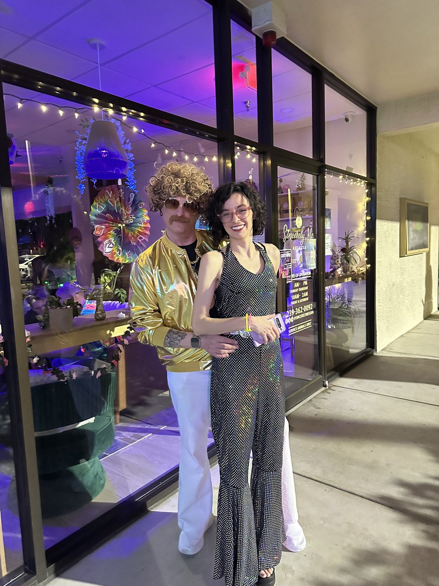 Steve_NFL's tweet photo. Retro Party Disco King &amp; Queen

@Manicsmolls https://t.co/vnaXV9RF84