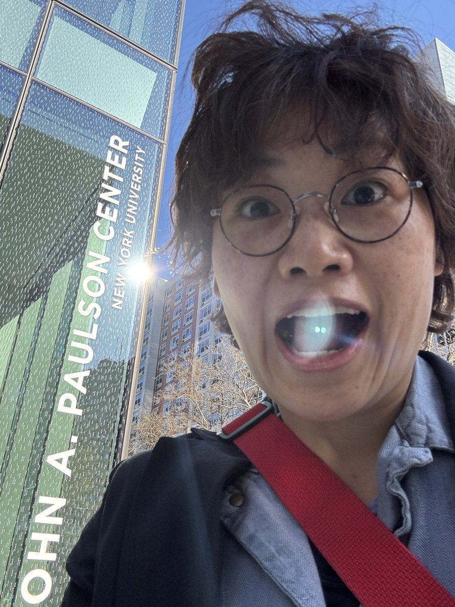 MARIKOROSSO's tweet photo. 日本大学芸術学部演劇学科演技コース卒業の私、母校で教えるのでは無く、国をも飛ばしニューヨーク大学(NYU)の演技のクラスで教える日が来るとは誰が想像した事か…昨日ゲスト講師としてスラップスティックを教えて来ました。Shakespeare meets clown Slapstick edition!! 良い題名。 https://t.co/ST790YBiIQ