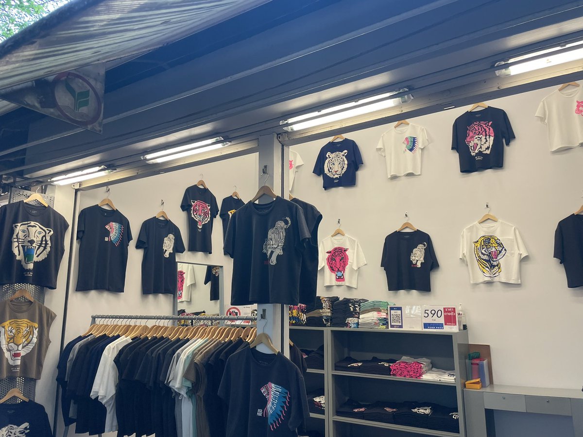 kekeke_rrr's tweet photo. ニッチすぎる店

 #chatuchakweekendmarket https://t.co/bnStrJGuO0
