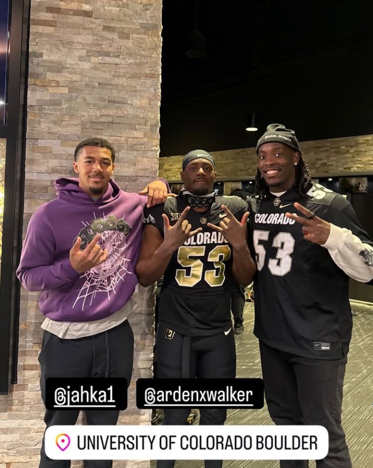 SkoBuffsGoBuffs's tweet photo. NFL Rookie Darius Robinson with his former teammates Arden Walker and Jahkai Lang 🔥

Missouri transfer Jahkai Lang is on his Colorado Official Visit 👀

📷 : @Darius6Robinson https://t.co/NUU45SS1Rj