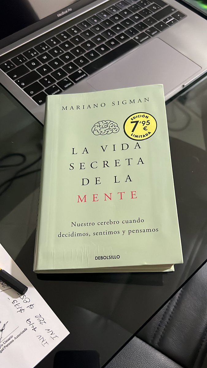 Es mi tercer libro de neurociencia, y lo que más puedo destacar de ella, es que de alguna manera te vuelves más comprensible con las personas. No hay que entenderlas, solo necesitas aprender a soportar lo insoportable, pero con un mayor entendimiento.