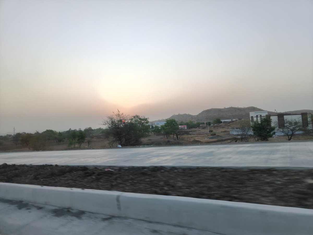 devamitrapanda's tweet image. #myrandomclick सुकुन वाला सुप्रभात 🌄🌄