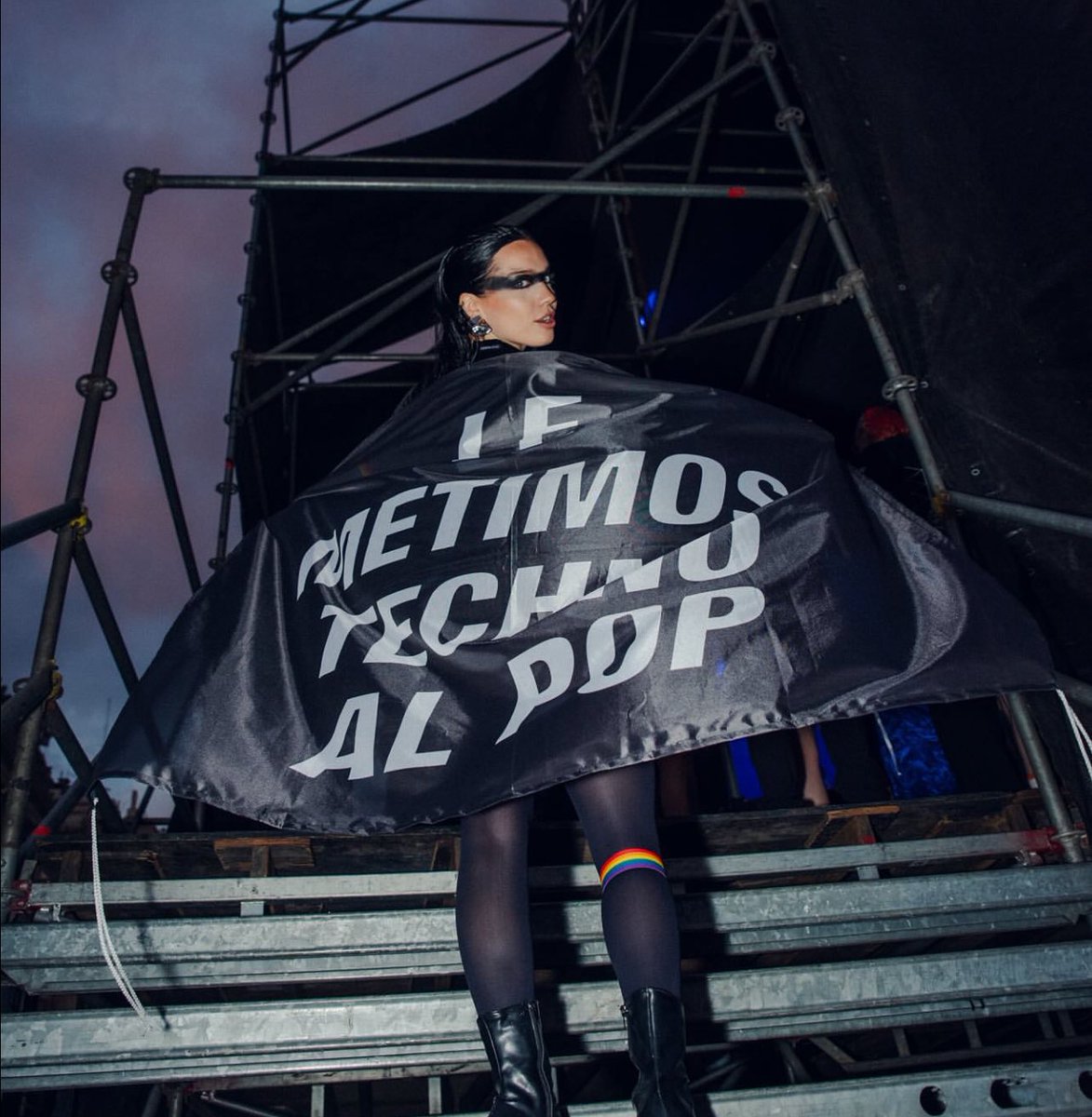 Una cadena por los que no podemos estar hoy viendo a MALENA EN ULTRA pero esperemos pronto verla en vivo