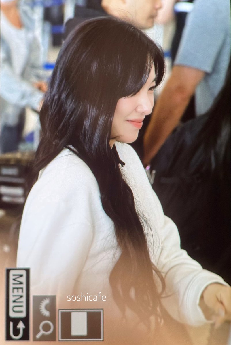 soshicafecom's tweet photo. 250420 Tiffany - BKK airport 

#2025HEREFORYOU_IN_BANGKOK
 #2025TiffanyYoungTour 
#Tiffany #티파니 https://t.co/leyoa4vwua