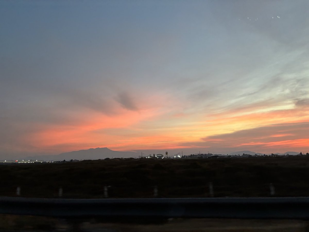 natolion's tweet photo. Cielo https://t.co/wZPDmYvHS6