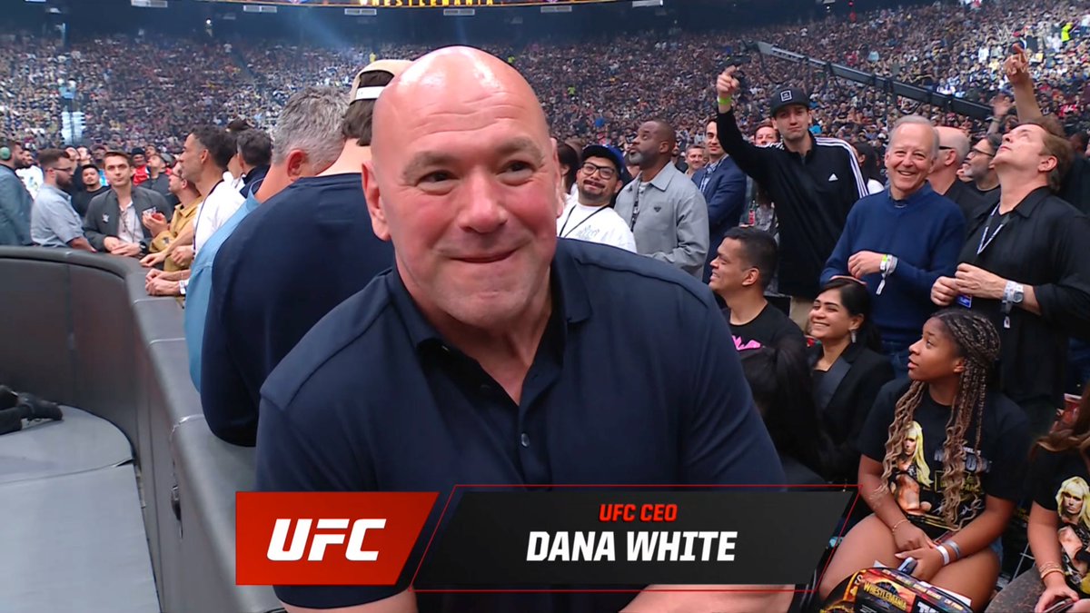 taboutsports's tweet photo. DANA WHITE AND ADESANYA AT WRESTLEMANIA

#WrestleMania https://t.co/x5axHljXQw