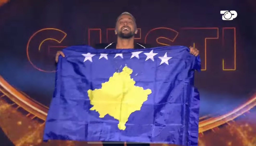 limaninana's tweet photo. an embarrassment to our country. flamuri ma palidhje ne bote. Instead of being proud to be Albanian we act proud with flags that represent our oppressors. #bbvipal #bbvipal4 #bbvipal3 https://t.co/9nL16wBBOz