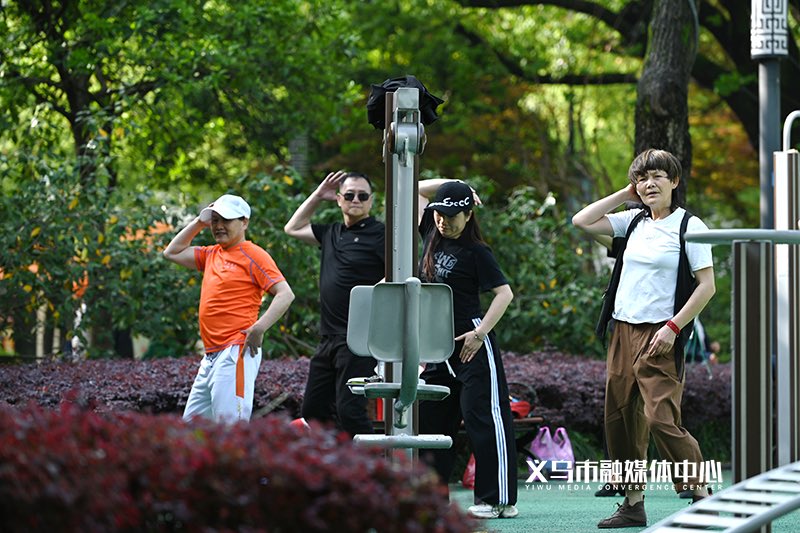 CharmingYiwu's tweet photo. Spring is the perfect time for fitness! Yiwu is playing the symphony of sports ๐๐ช #SpringFitness https://t.co/WBupMdHDrx