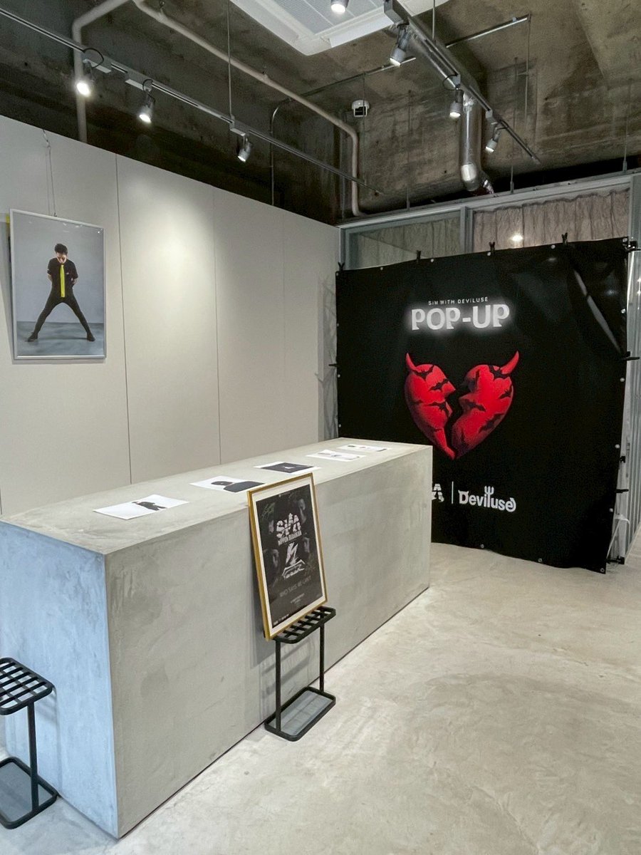 SiM_Official's tweet photo. 【SiMxDeviluse POP-UP】
SiMxDeviluse COLLABORATiON 
POP-UP STORE

本日最終日！

•KYOTO•
4/19(土) 13:00-19:00
4/20(日) 10:00-17:00

📍京都市下京区釘隠町248-1

#SiMxDeviluse https://t.co/6cRKEhQoFJ
