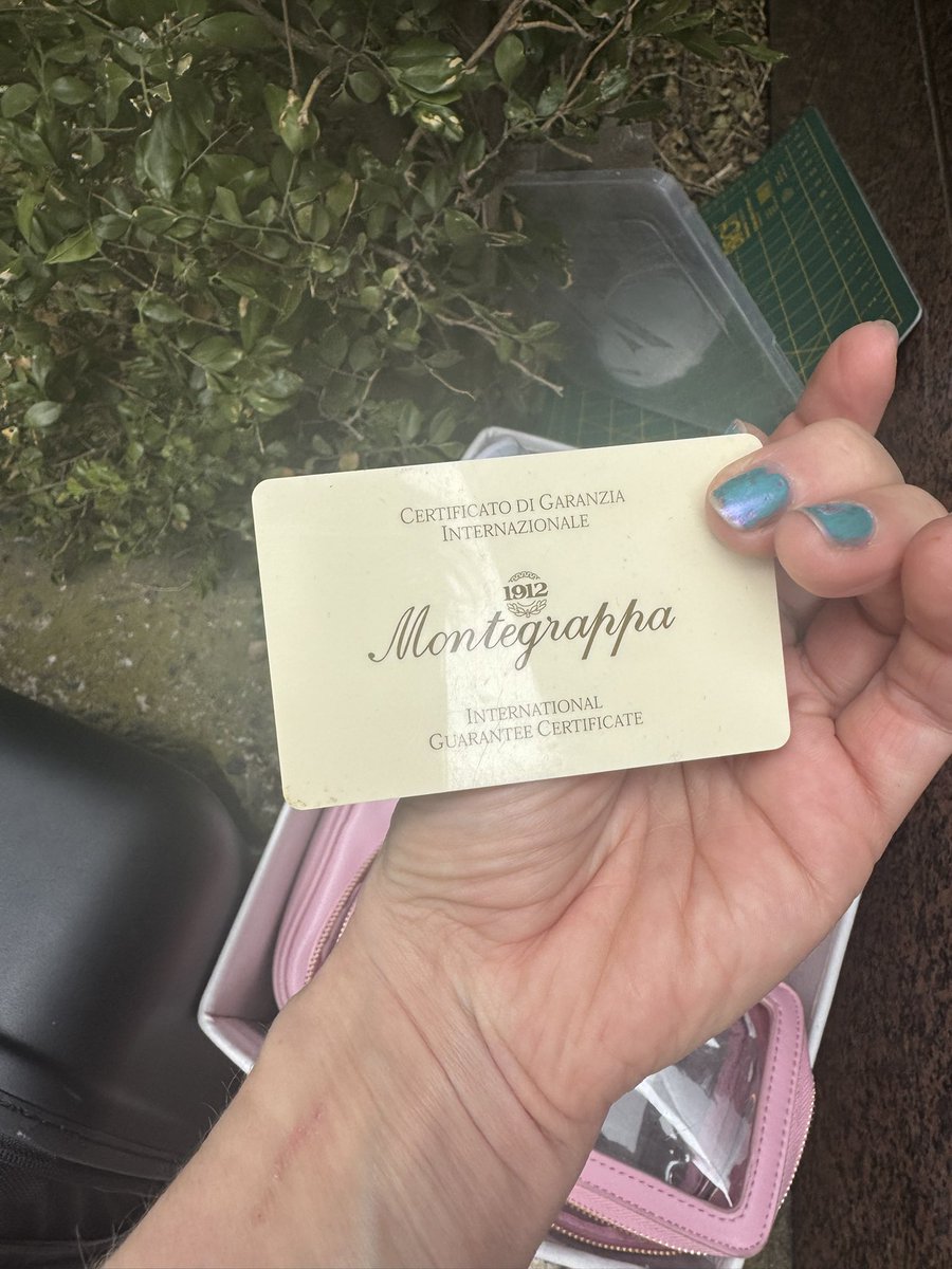 jesspietsch's tweet photo. Found a dumped/ransacked suitcase on the steps of St John’s. Looks like it may have been stolen. Posting in case the owner is searching.
#StolenProperty #Southbank #Melbourne @VictoriaPolice https://t.co/sXhrkeyVg0