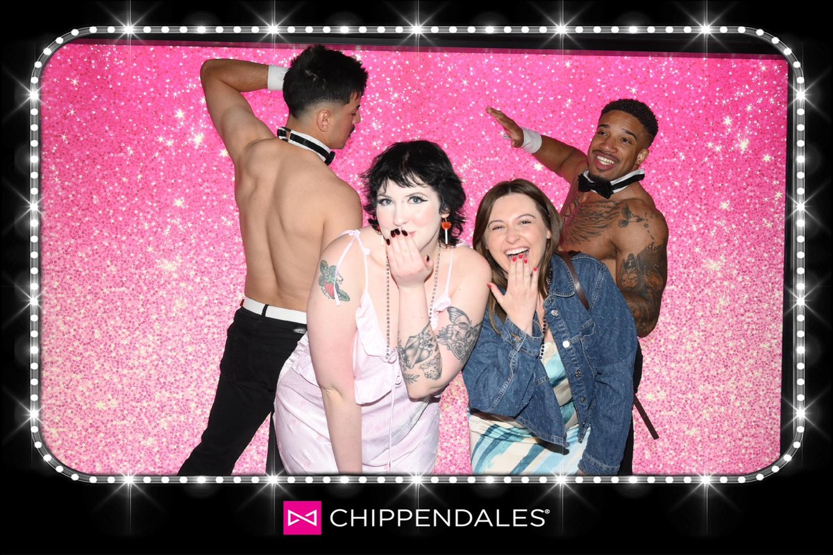 telerubyy's tweet photo. Me being sexy in Vegas https://t.co/ycyk8MWb3f