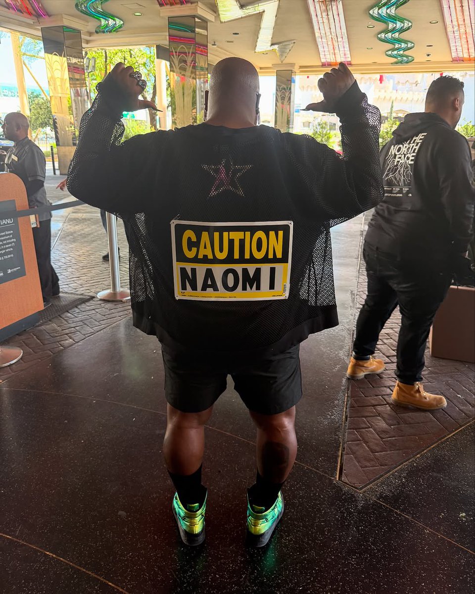 blackrasslin's tweet photo. Dapper Dan midas @DapperDanMidas is Team Naomi @TheTrinity_Fatu #TeamCaution ⚠️ #Naomi #DapperDanmidas #BRP https://t.co/BVhmX6Qs2m