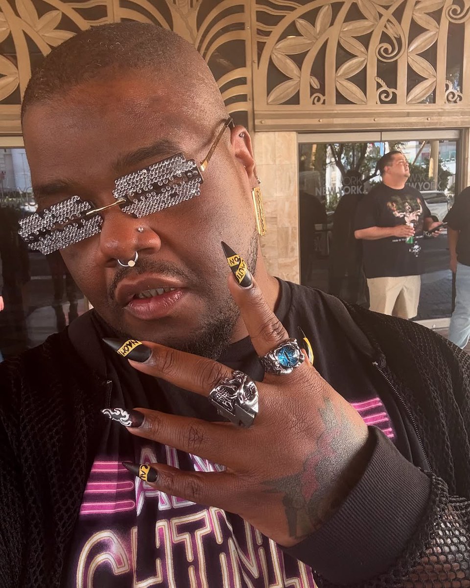 blackrasslin's tweet photo. Dapper Dan midas @DapperDanMidas is Team Naomi @TheTrinity_Fatu #TeamCaution ⚠️ #Naomi #DapperDanmidas #BRP https://t.co/BVhmX6Qs2m