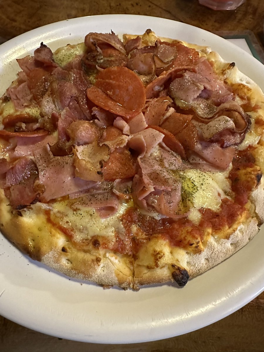 Después de un mal pasticho, una buena pizza ❤️