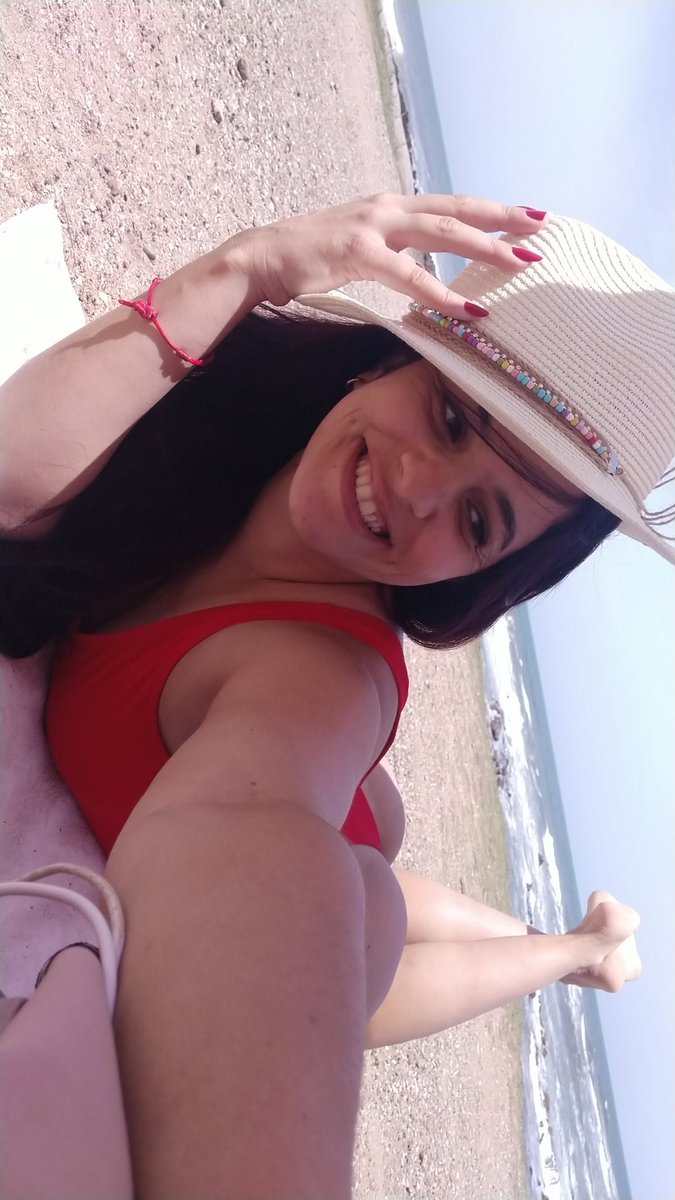 JessSantosOk's tweet photo. No estoy posando, estoy feliz 😁🌊💓 https://t.co/OmstaeDPJo