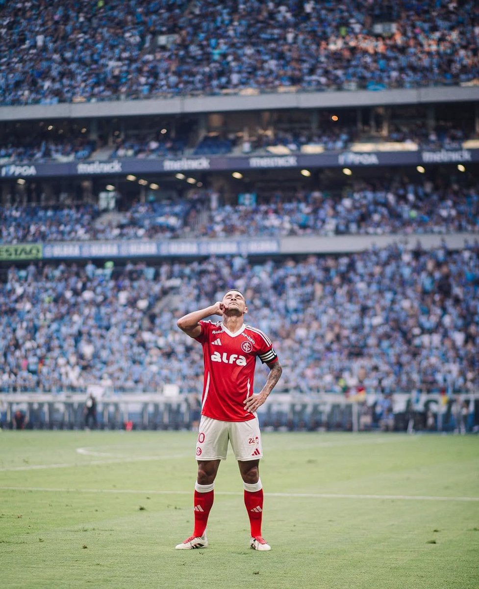 CaioSCI9's tweet photo. Alan Patrick Lourenço = Senhor greNAL 🎩🪄🇦🇹 https://t.co/LAlz872R13