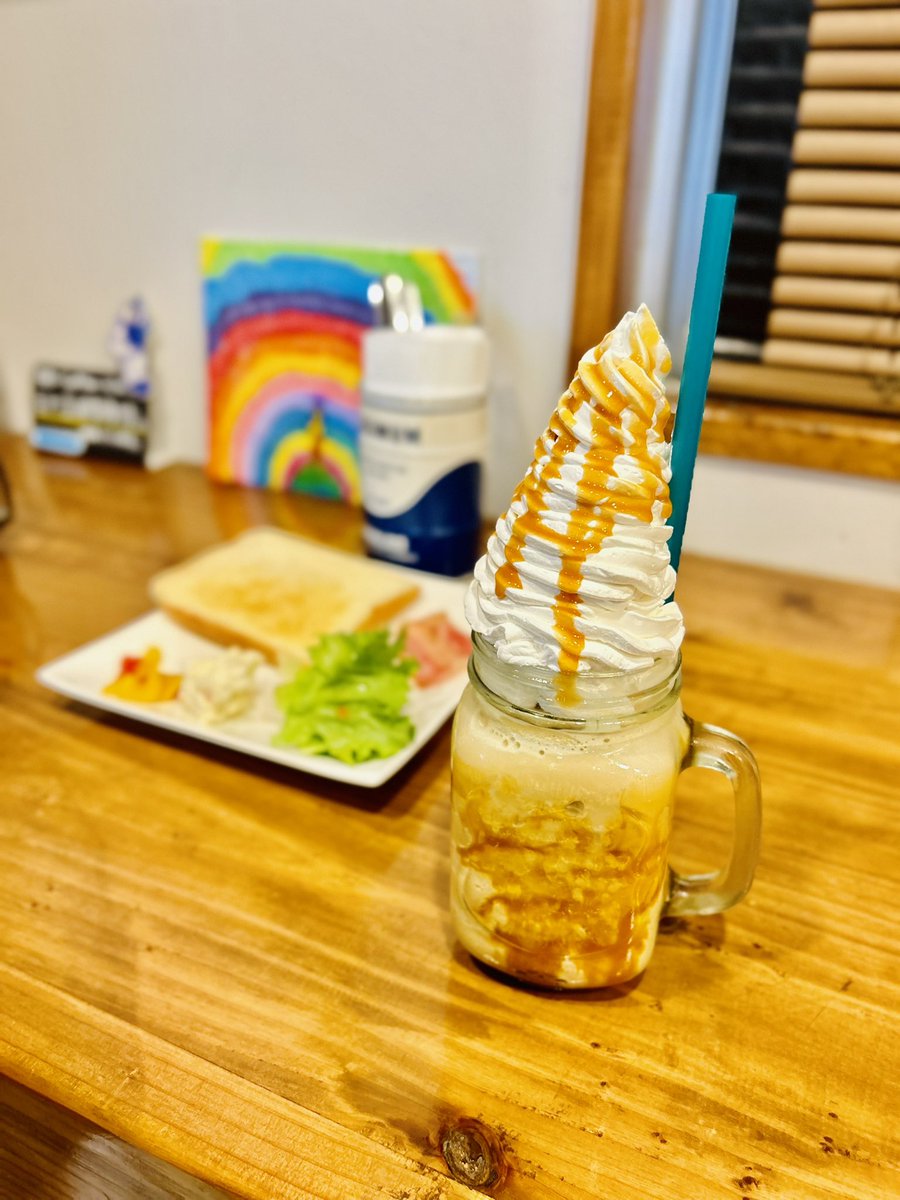 RyukyuSpeedStar's tweet photo. キャラメルモカシェイク🪇
#モーニングコーヒー
#スイーツ男子 #沖縄 #泡瀬
#BBCoffee
#雨にも負けず風にも負けず https://t.co/dqtx9EzAs6