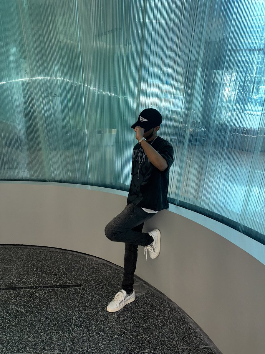 AngeloDevinci's tweet photo. 🦈 https://t.co/JCmSXttCt6