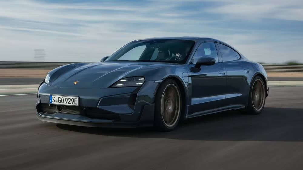 Awk20000's tweet image. Hasan casually admits to driving atleast 110 mph on the highway after saving Palestine at Coachella

“Going over 110 for an extended period of time unironically just eats the battery”