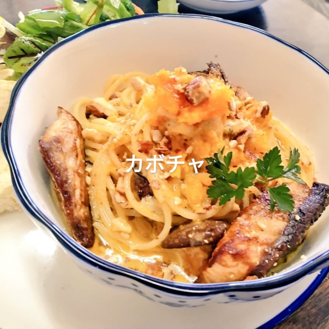 newtoyoken's tweet photo. 今日はカボチャパスタ最終日。
たっぷりバターとミルクに溶けるカボチャペーストと魚介ブイヨン。
ナッツとナツメグがアクセント。
寒暖の差が激しい季節の変わり目にしっかり栄養つけましょう。
西港イタリアン、お待ちしております🧑‍🍳
11時開店します🧑‍🍳 https://t.co/cC6Br0OrR8