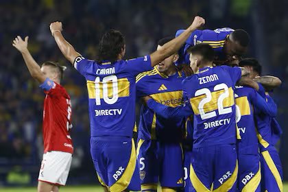 GolyNoticia's tweet photo. BOCA LE GANÓ A ESTUDIANTES  Y VA POR RIVER

El equipo de Gago le ganó al Pincha, 2-0, con goles de Palacios y Merentiel. El próximo domingo 27 de abril es el Superclásico. ¿Cavani romperá su mala racha?
#boca #cavani #gago #nerviosa https://t.co/veNrFMMBPC