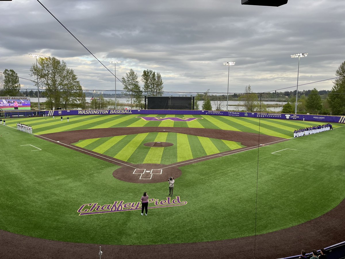 jasondorow's tweet image. With a 3-1 win last night, @UW_Baseball moved into 4th place in the Big Ten, but just one game separates the Huskies from @IlliniBaseball in the conference table.
Gearing up for game two of the series at 7 pm PT with @ScotGladstone on @BigTenPlus!