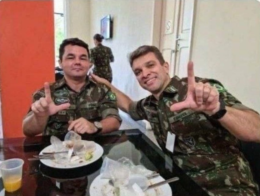 PauloHammer's tweet photo. @PMESP NOJO DOS MILITARES
BANDO DE MALDITOS VERMES DESGRAÇADOS .
Meu ESCARRO e CÚSPE OFICIAL
ASSIM SERÁ TODOS OS DIAS
#Exercito #Marinha #Aeronáutica
#MilitaresSujos #Perfidia #Brasil https://t.co/FcTyGA92BM