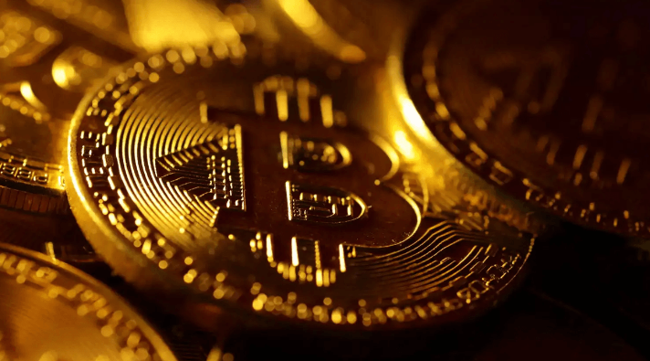 BCHMiner's tweet photo. Bitcoin Price Watch: $85K Key Point Paves the Way for a Weekend Event
Bitcoin traded at $85,287 on Saturday, with a market capitalization of $1.69 trillion, while $1.068 billion was transferred between exchanges in 24 hours. During this period, the largest cryptocurrency by market capitalization fluctuated between $84,366 and $85,398, with price tension concentrated in a narrow corridor that could trigger the next decisive breakout.

On the 1-hour chart, Bitcoin ’s price action has seen a rapid climb from $84,310 to $85,432 before retreating to a brief consolidation just above the 61.8% Fibonacci retracement at $84,739. Market depth shows increased buying around this golden ratio level, while short-term momentum is cooling without breaking down – suggesting that traders may add to long positions if Bitcoin retests the $84,700–$84,900 area under mild selling pressure. A decisive close above $85,400 on the hourly chart would accelerate the push toward this week’s $86,000 liquidity node, while a break below $84,300 would trigger a test of deeper support.