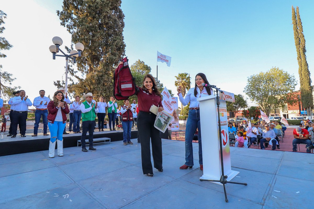 GarciaGaray_L's tweet photo. Arrancamos con fuerza en #NuevoIdeal, acompañando a nuestra próxima presidenta municipal, la Mtra. Norma Ruiz.
La cercanía con la gente, el ánimo y la organización popular son señales claras de que la Cuarta Transformación tendrá continuidad en este gran municipio. https://t.co/bRF58KzoOp