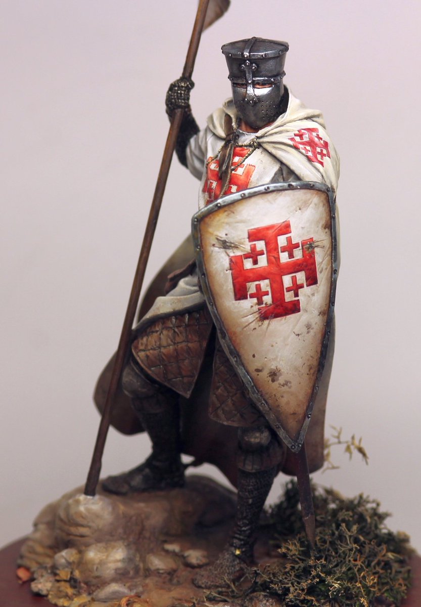 Antony2439's tweet photo. @TheGeneral_0 Those crosses are from the Nights Templer. Which is a military group that kept religious relics safe. https://t.co/P9mIjsO1Pn