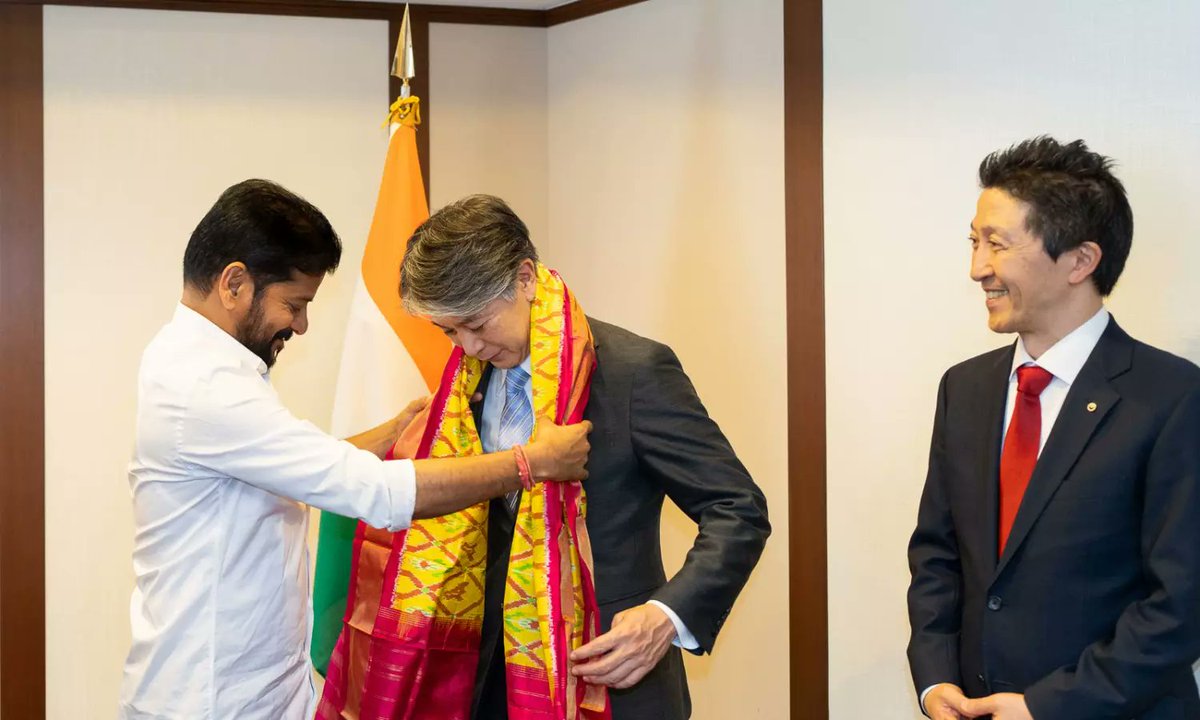 InfraTalksYT's tweet photo. 🚨NTT DATA & Neysa Networks to invest ₹10,500 Cr in an AI Data Center Cluster in Hyderabad!
MoU signed with Telangana Govt in Tokyo in presence of CM Revanth Reddy.
#Hyderabad #AI #DataCenter #Investment #Telangana #TechIndia #DigitalIndia #NTT #Neysa
🚀💻🇮🇳 https://t.co/wxrpPjpwaU