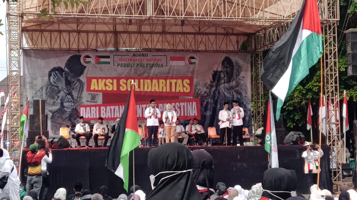 DeWallz84's tweet photo. @UusRsd Dari sebuah kota kecil bernama Batang https://t.co/eXNPwVsUS7