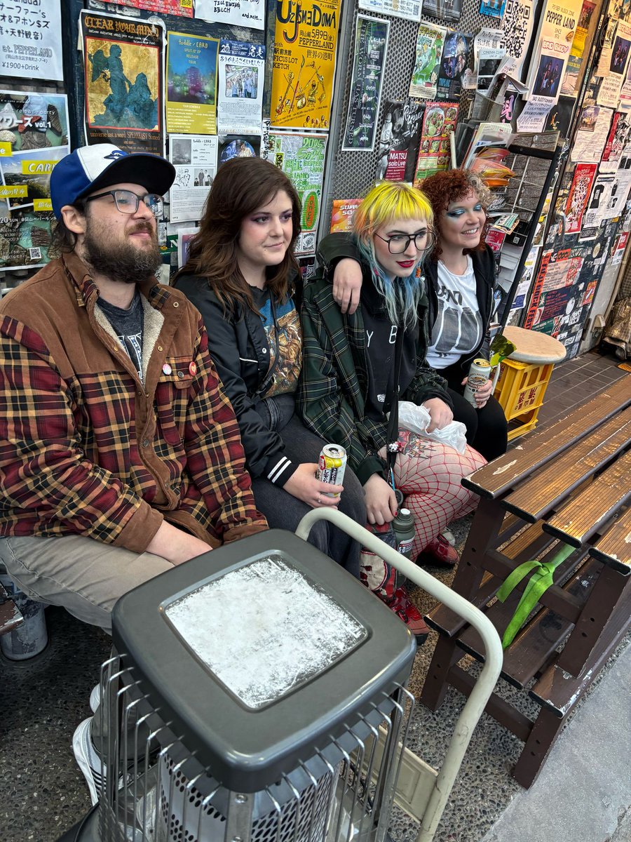 SAPPORO TONIGHT!
last show of tour 😭😘
Tomodachi Ni Tsutaete Kudasai Kono Bad Buddy Tour woe! ✌️