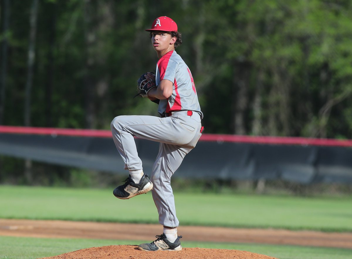 Hard work is paying off!!! Freshman 2028   7 innings 6 hits, 2 earned runs, 1 BB, 12 K’s, 4-2 win!! Top 85mph 🔥🔥🔥🔥