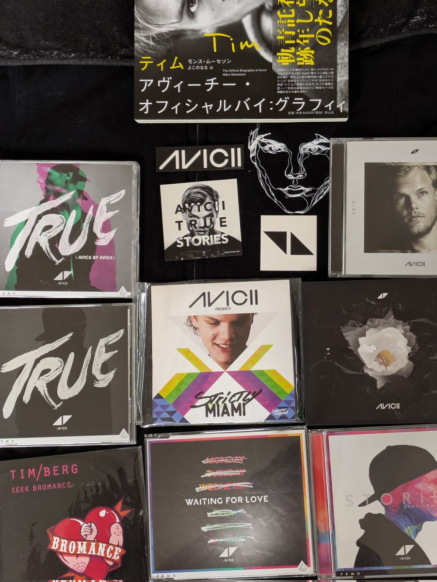 G4Hz46XME7K8gaZ's tweet photo. 本当aviciiはいつ聞いても色褪せないしaviciiforeverも購入します。今でも毎日を明るく前向きにしてくれるaviciiには感謝しかありません。
rip◢ ◤
#avicii #aviciifoever #timbergling #TimBerglingFoundation https://t.co/y3VOrWjzoJ
