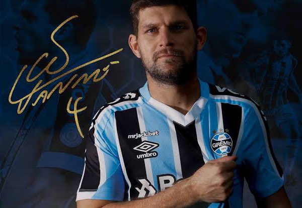 SouthGremio's tweet photo. Esse cara é FODA! https://t.co/TDjwDtCUKp