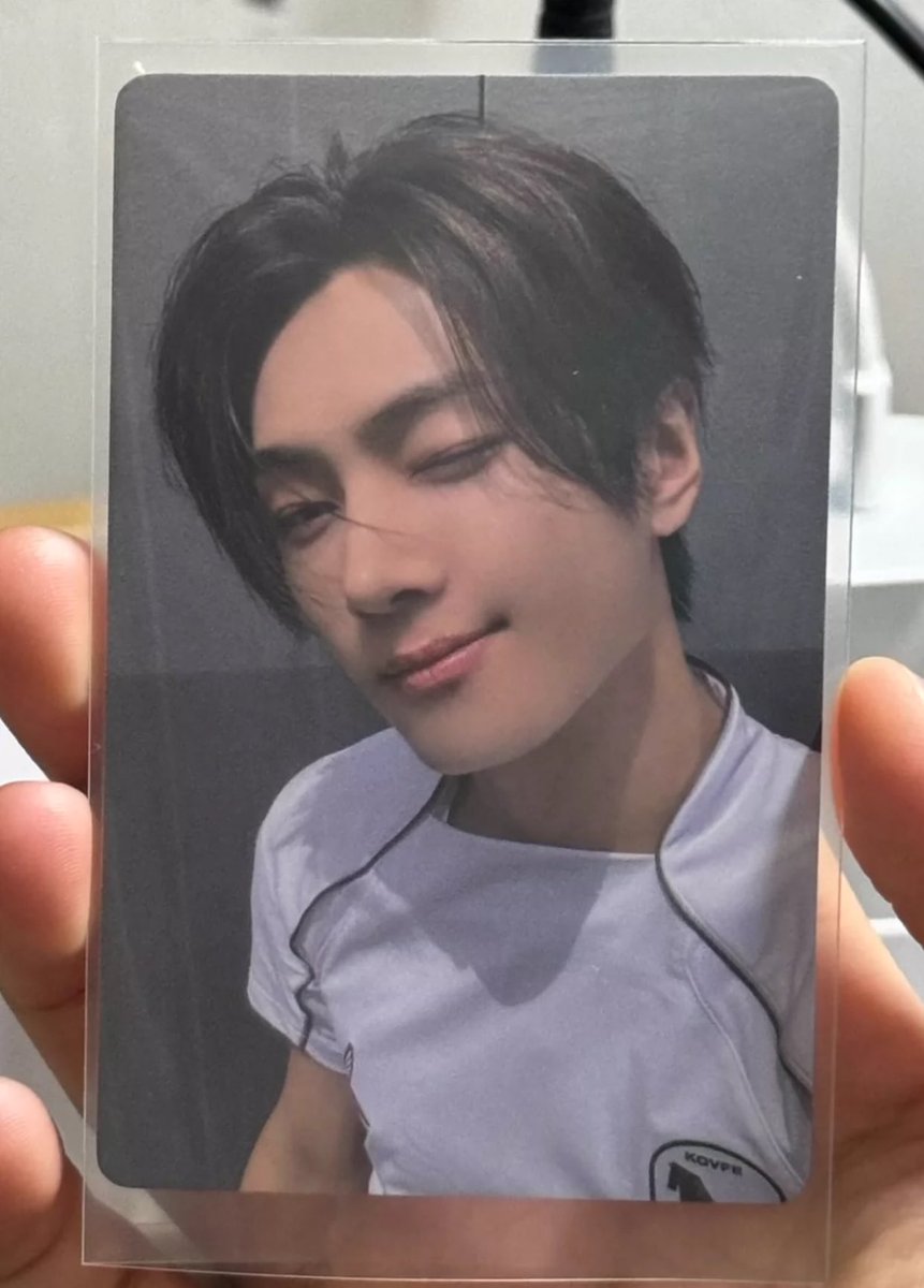 GoHoonmintchoco's tweet photo. Jay Birthday Mini Giveaway

Jay yzy r2 vce wink 

-RT
-minta tolong doain yg baik2 ya🥹🙏
-ends 20 Apr, 21: 00

Jgn lupa ht nya
BOUND BY FATE WITH JAY 
#WeavingOurFateswithJAY #낭만깜고_락스타_종성데이 #HappyBirthJAY #JAY #제이 @ENHYPEN_members @ENHYPEN https://t.co/JiMZymKLK9