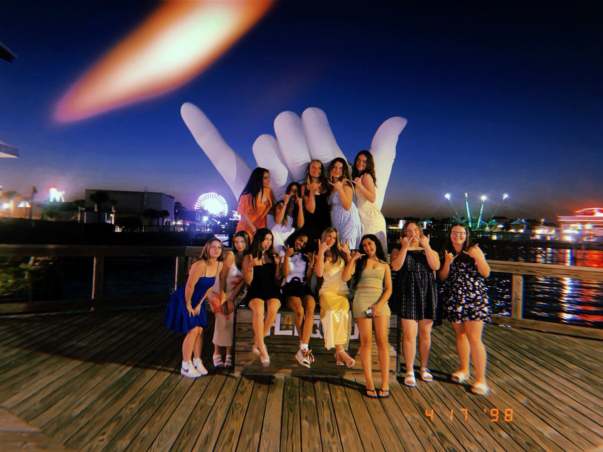mullarkey2027's tweet photo. Myrtle with my team and coaches was so much fun and we came home 3-0 for the week! Back to a league game on Monday vs Kingston . #GoGoldbacks https://t.co/whjB2hVcwQ
