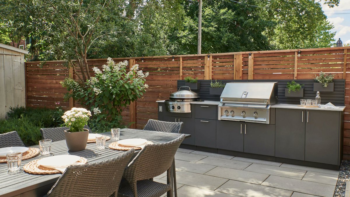 Get inspired with our luxury Urban Bonfire outdoor kitchens. Visit our Toronto or Vaughan location and see them in person. #urbanbonfire #bbq #Toronto #luxury