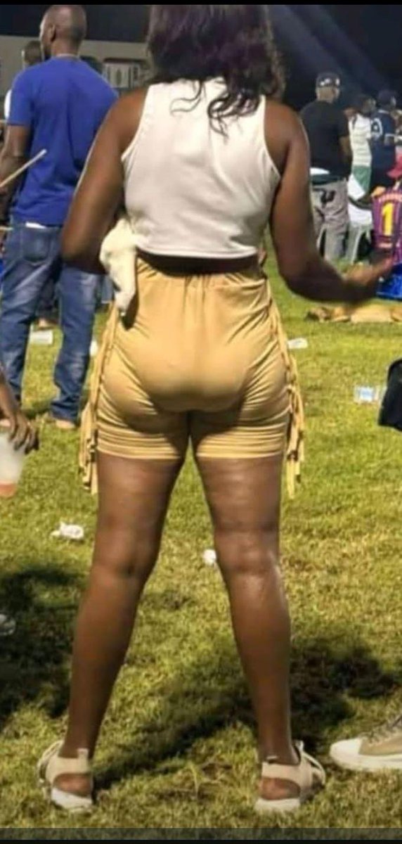 Hactrens's tweet photo. Nyash                            wetin be this🤷‍♀️? https://t.co/8NIzWQuv93