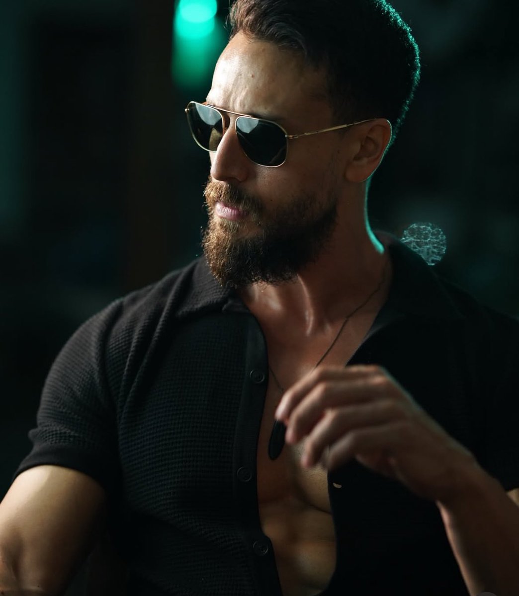 TeamtigerogTeam's tweet photo. What if the smooth moves came with a darker edge?
Tiger Shroff as a mafia kingpin sharp suits, sharper instincts, and no mercy.
The action just got a whole lot more dangerous.
Would you watch this version of Tiger?
#TigerShroff #MafiaMode #ActionReimagined #BollywoodMafia https://t.co/0rr9FK5xaz