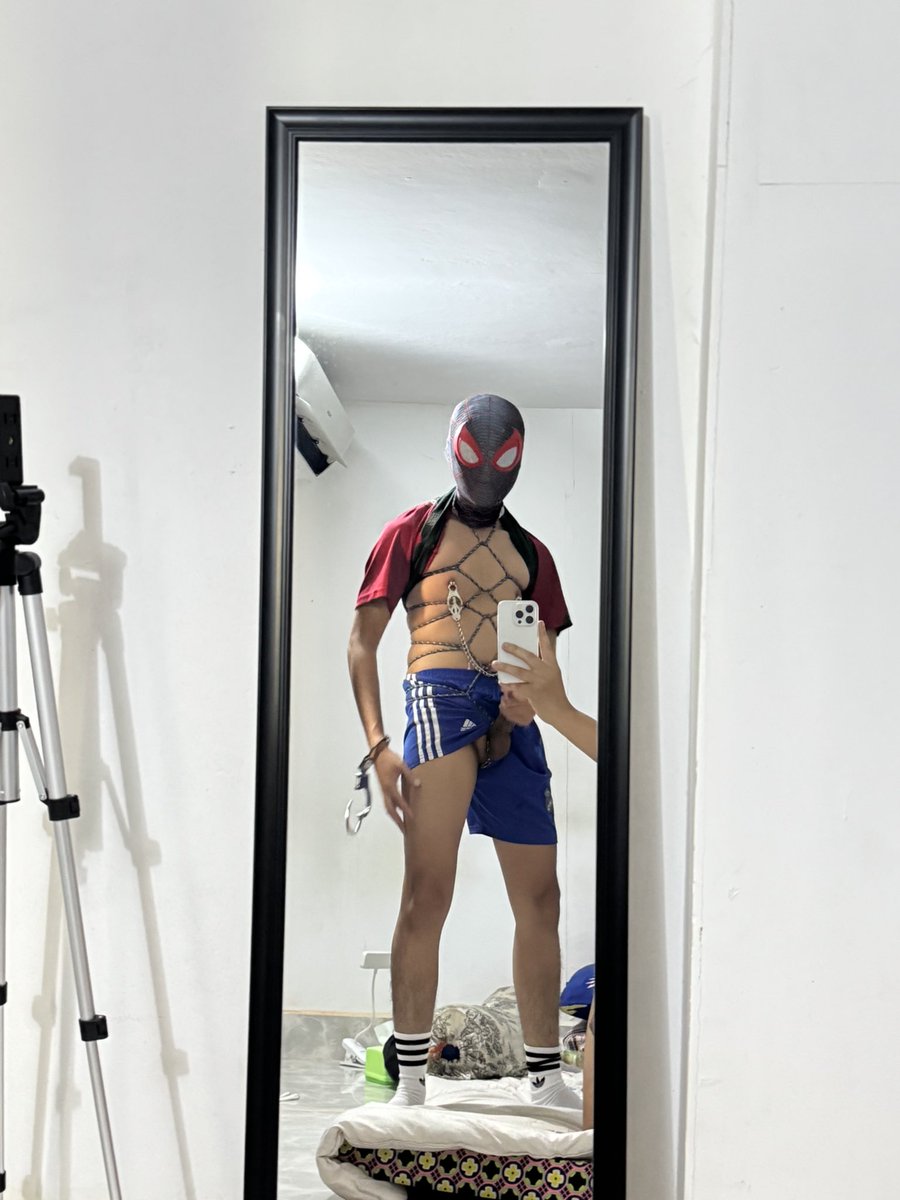 9296Ap's tweet photo. My spider man look nice with sport clothes ❤️😂😂
#bdsm#slave https://t.co/4WLcXnvUBn