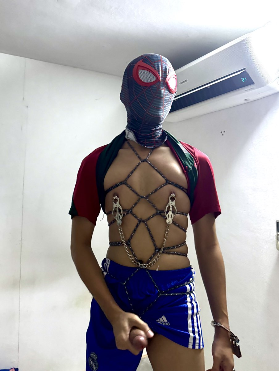 9296Ap's tweet photo. My spider man look nice with sport clothes ❤️😂😂
#bdsm#slave https://t.co/4WLcXnvUBn