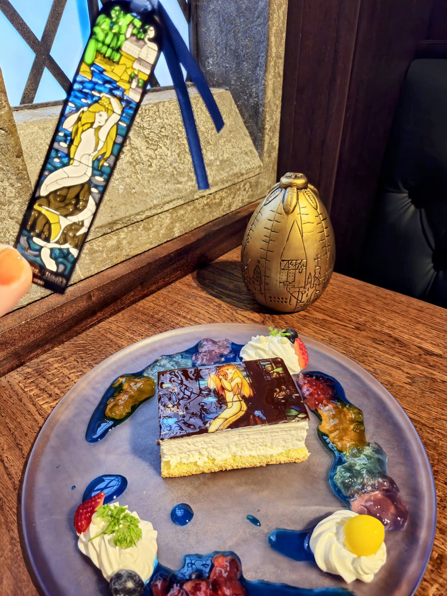 マーメイドステンドグラスケーキ】 ￥2.400 スポンジと生クリームで