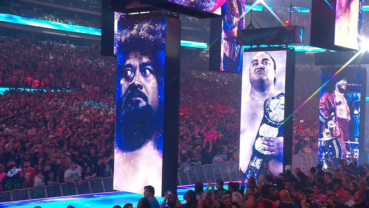 الشاشات المعلقة فكرتها رهيبة 👏🏻👏🏻
 #WrestleMania