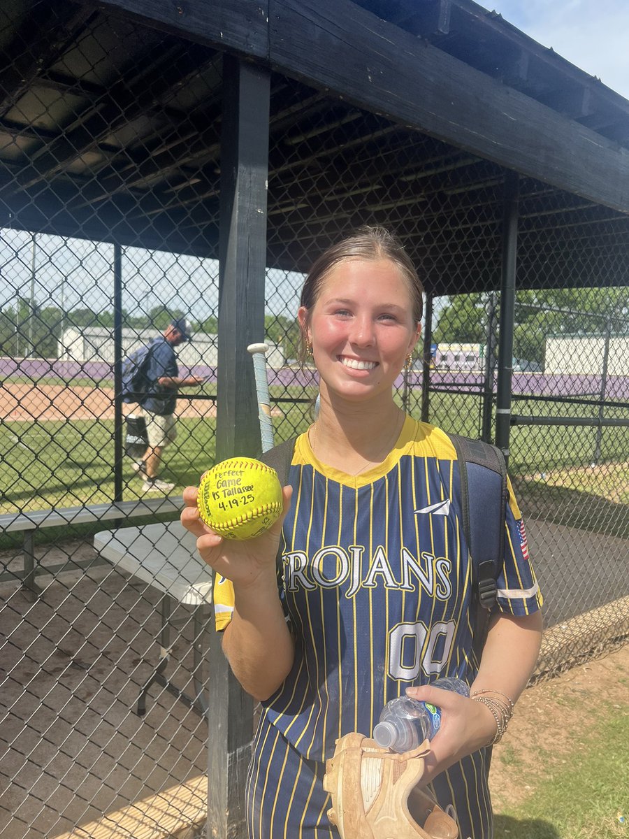STJSoftball's tweet photo. Congratulations Emily for throwing a perfect game against Tallassee! @AHSAAUpdates @ahsaaradio @MaxPreps @STJAthletics1 @KyleParmley @_ThomasAshworth @reed_green7 @SBLiveAL @itgnext_alabama @aldotcomPreps @ALHSSports1 @emilyneedham26 #nothingspecialjustyourbest #ImmaculateInning https://t.co/P1QxKKauxu