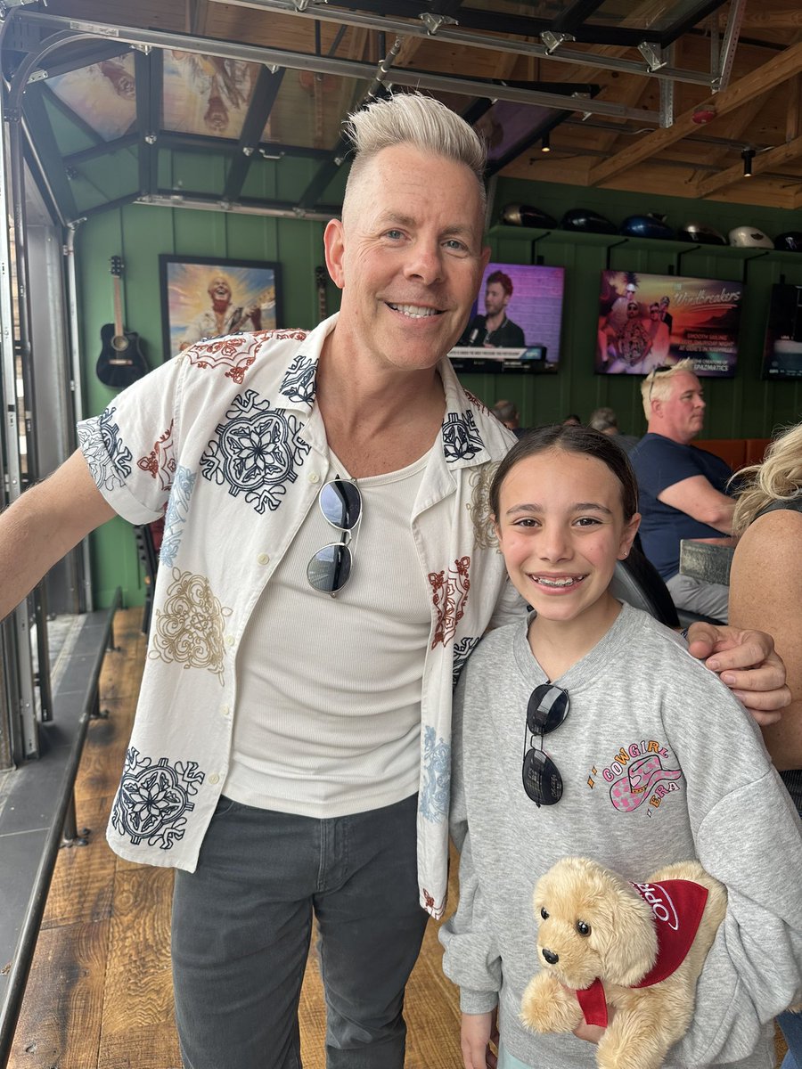 Toni1623's tweet photo. @OldDominion, thank you for making my daughter’s dream come true! Got to go to the opening of Odie’s Bar! https://t.co/TKJdPdx4Q6