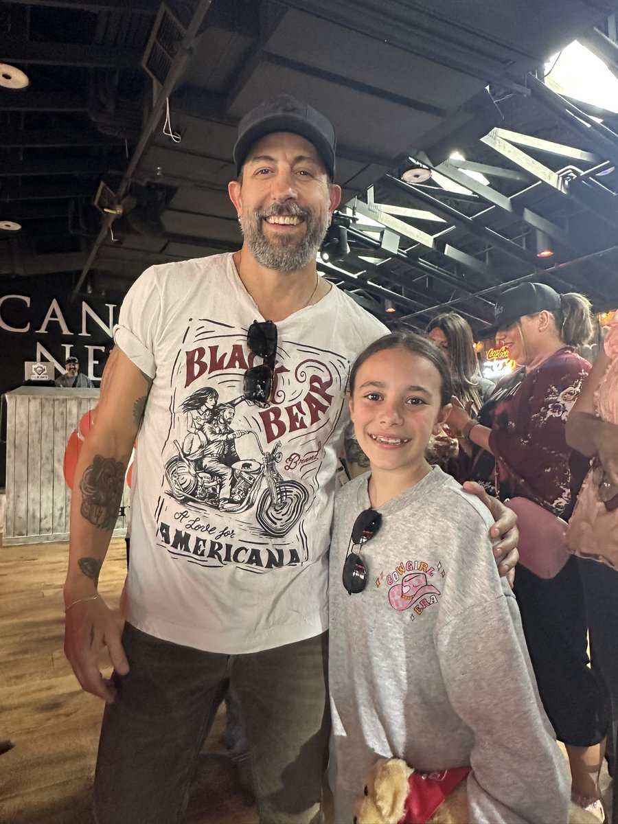 Toni1623's tweet photo. @OldDominion, thank you for making my daughter’s dream come true! Got to go to the opening of Odie’s Bar! https://t.co/TKJdPdx4Q6